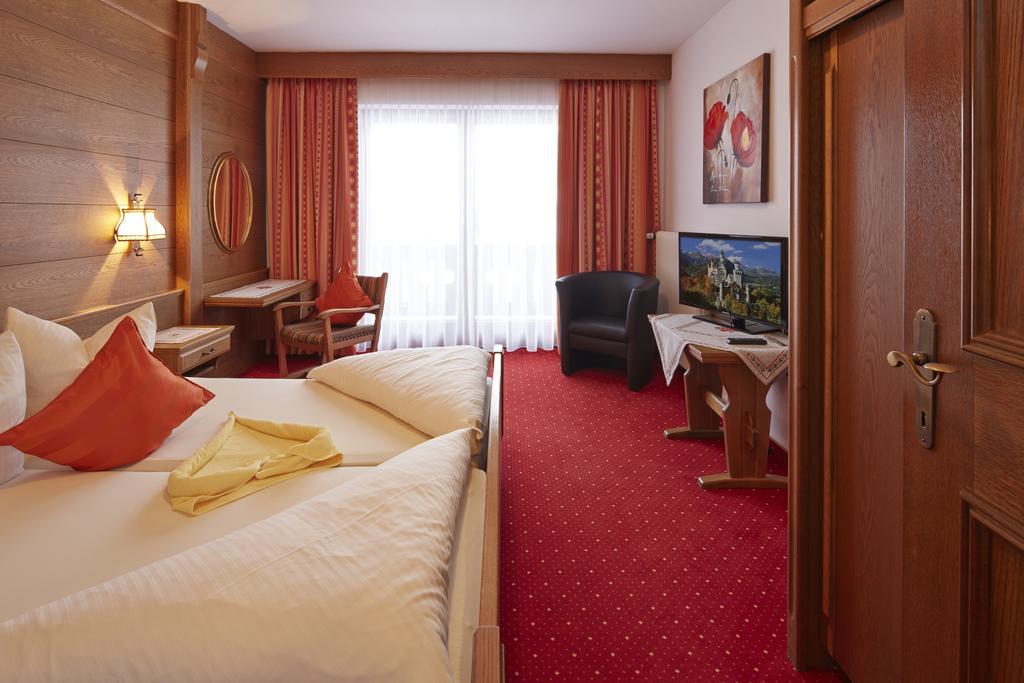 Alpenmotel Saeuling Pinswang Δωμάτιο φωτογραφία