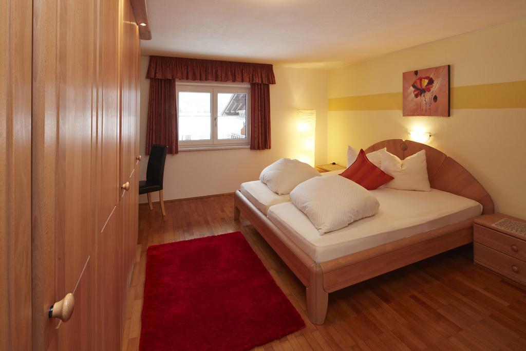 Alpenmotel Saeuling Pinswang Δωμάτιο φωτογραφία
