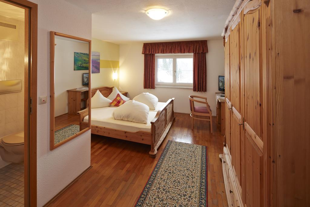 Alpenmotel Saeuling Pinswang Δωμάτιο φωτογραφία